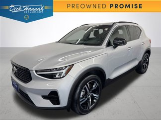 Used 2024 Volvo XC40 B5 Core image 1