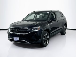 Used 2024 Volkswagen Taos SE w/ Panoramic Sunroof Package image 1