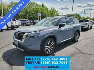 New 2025 Nissan Pathfinder Platinum image 1