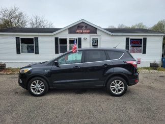 Used 2017 Ford Escape SE image 1