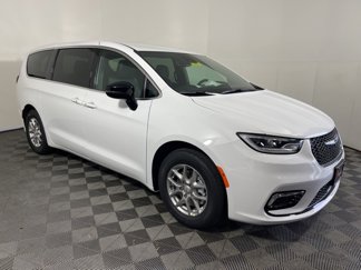 New 2026 Chrysler Pacifica Select image 1