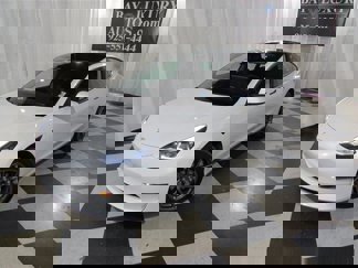 Used 2021 Tesla Model 3 Standard Range Plus image 1