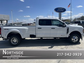 New 2025 Ford F350 4x4 Crew Cab DRW Super Duty image 1
