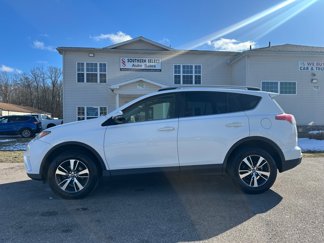 Used 2017 Toyota RAV4 XLE image 1
