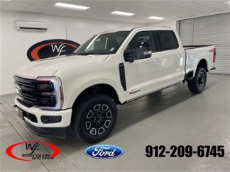 New 2025 Ford F350 4x4 Crew Cab Super Duty image 1
