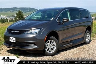 Used 2022 Chrysler Voyager LX image 1