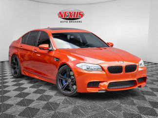 Used 2013 BMW M5 image 1