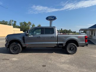 New 2025 Ford F250 4x4 Crew Cab Super Duty image 1