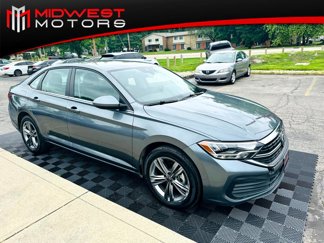 Used 2024 Volkswagen Jetta SE image 1