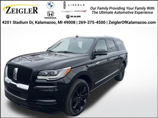 Used 2024 Lincoln Navigator L Reserve image 1