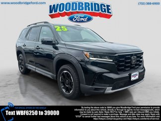 Used 2025 Honda Pilot TrailSport image 1