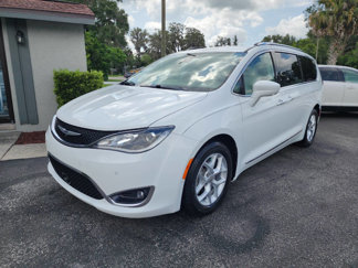 Used 2017 Chrysler Pacifica Touring-L Plus w/ Advanced Safetytec Group image 1