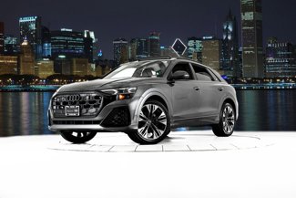 Certified 2025 Audi Q8 Prestige image 1