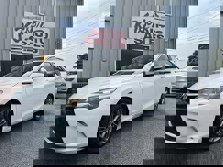 Used 2015 Toyota Camry XSE image 1