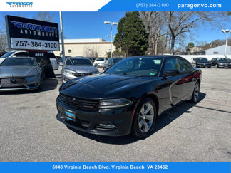 Used 2017 Dodge Charger SXT image 1