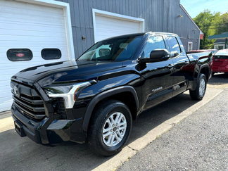 Used 2022 Toyota Tundra SR5 w/ SR5 Premium Package image 1