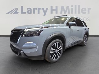 New 2025 Nissan Pathfinder Platinum image 1