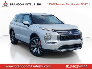 New 2025 Mitsubishi Outlander SE image 1