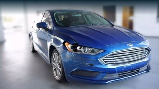 Used 2017 Ford Fusion SE image 1