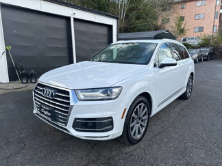 Used 2017 Audi Q7 3.0T Premium w/ Towing Package image 1