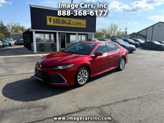 Used 2023 Toyota Camry LE image 1