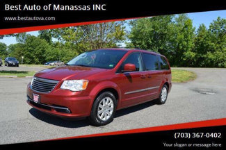 Used 2014 Chrysler Town & Country Touring image 1
