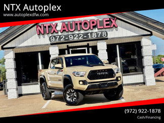 Used 2017 Toyota Tacoma TRD Off-Road image 1