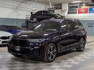 Used 2022 BMW X7 M50i image 1