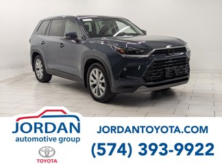 Used 2024 Toyota Grand Highlander Limited image 1