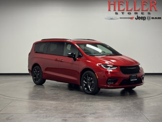 New 2026 Chrysler Pacifica Limited w/ S Appearance Package image 1