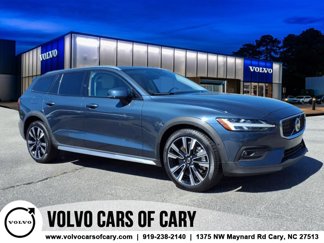 Certified 2024 Volvo V60 B5 Cross Country Ultimate image 1