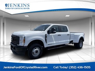 New 2025 Ford F350 XL image 1