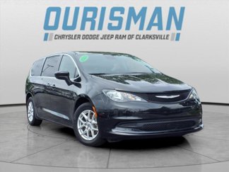 Used 2023 Chrysler Voyager LX image 1