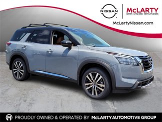New 2025 Nissan Pathfinder Platinum image 1