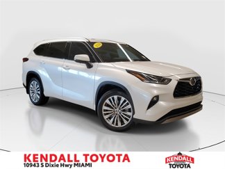 Used 2024 Toyota Highlander Platinum image 1