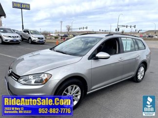 Used 2017 Volkswagen Golf S image 1