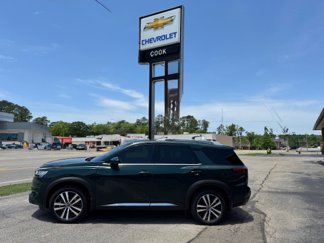 Used 2024 Nissan Pathfinder Platinum image 1