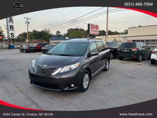 Used 2017 Toyota Sienna XLE image 1