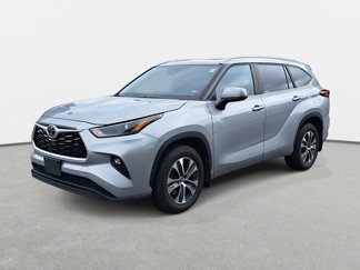 Used 2023 Toyota Highlander XLE image 1