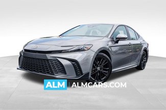 Used 2025 Toyota Camry SE image 1