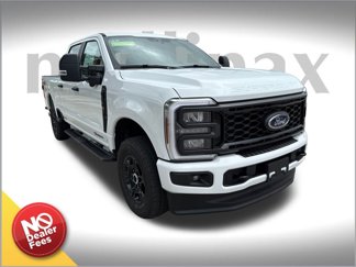 New 2025 Ford F250 4x4 Crew Cab Super Duty image 1
