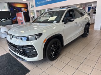 New 2025 Volkswagen Tiguan SE R-Line image 1