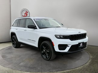 Used 2023 Jeep Grand Cherokee Altitude image 1