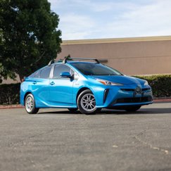 Used 2022 Toyota Prius LE image 1