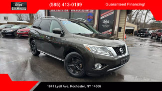 Used 2015 Nissan Pathfinder SV image 1