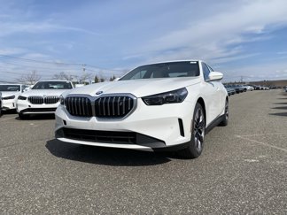 New 2025 BMW i5 xDrive40 w/ Premium Package image 1