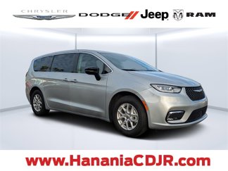 Used 2024 Chrysler Pacifica Touring-L video 1