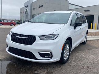 New 2025 Chrysler Pacifica Select image 1