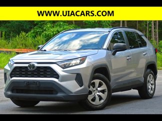 Used 2020 Toyota RAV4 LE image 1