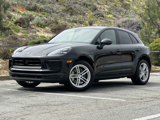 Used 2025 Porsche Macan image 1